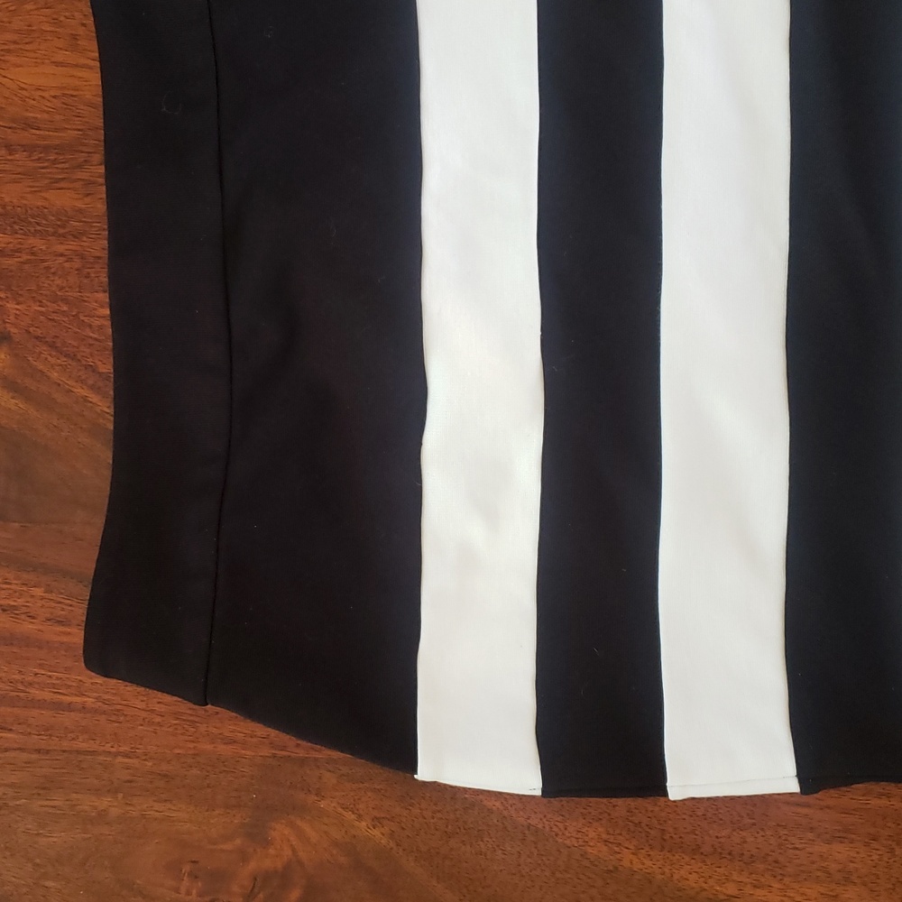 WHITE HOUSE BLACK MARKET & White Striped Pencil Skirt Bold Office | SIZE 4 - Picture 4 of 8